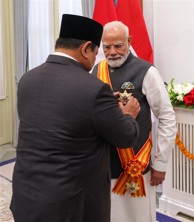 प्रधानमंत्री  श्री नरेन्द्र मोदी को 07 जुलाई, 2026 को इंडोनेशिया के जकार्ता में इंडोनेशिया के राष्ट्रपति श्री प्रबोवो सुबियांतो द्वारा इंडोनेशिया के सर्वोच्च नागरिक सम्मान ‘बिंतांग आदिपूर्णा’ से सम्मानित किया गया।:Prime Minister