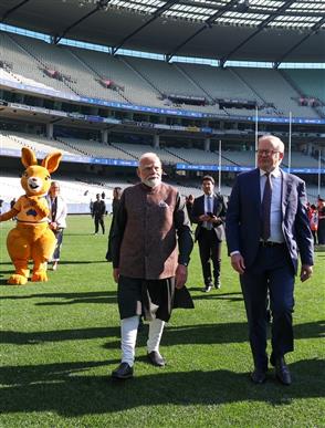 प्रधानमंत्री श्री नरेन्द्र मोदी ने 10 जुलाई 2026 को ऑस्ट्रेलिया के प्रतिष्ठित मेलबर्न क्रिकेट ग्राउंड (एमसीजी) का दौरा किया।:Prime Minister