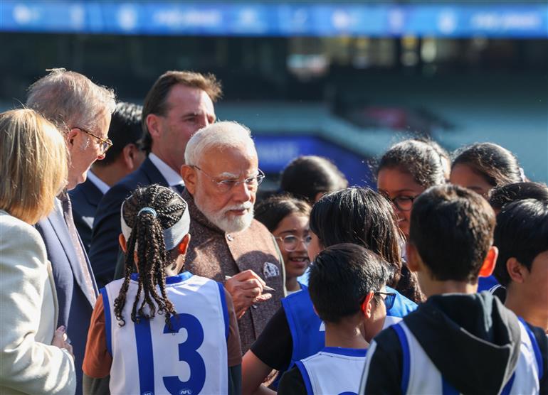 प्रधानमंत्री श्री नरेन्द्र मोदी ने 10 जुलाई 2026 को ऑस्ट्रेलिया के प्रतिष्ठित मेलबर्न क्रिकेट ग्राउंड (एमसीजी) का दौरा किया।:Prime Minister