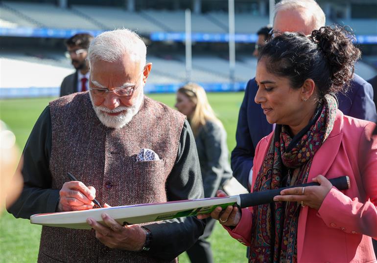 प्रधानमंत्री श्री नरेन्द्र मोदी ने 10 जुलाई 2026 को ऑस्ट्रेलिया के प्रतिष्ठित मेलबर्न क्रिकेट ग्राउंड (एमसीजी) का दौरा किया।:Prime Minister