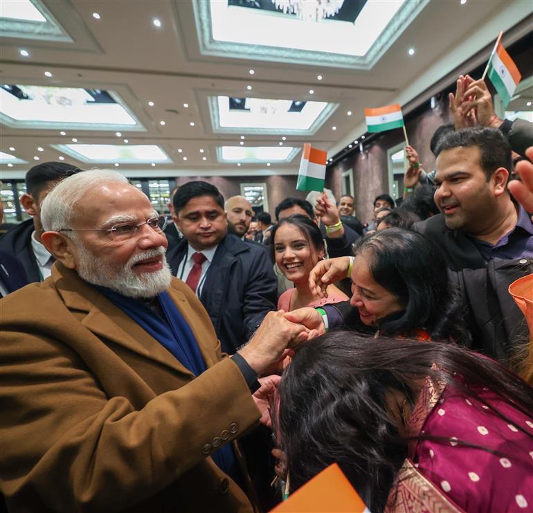 प्रधानमंत्री श्री नरेन्द्र मोदी 10 जुलाई, 2026 को न्यूज़ीलैंड के ऑकलैंड पहुंचे जहां भारतीय समुदाय ने उनका गर्मजोशी से स्वागत किया।:Prime Minister