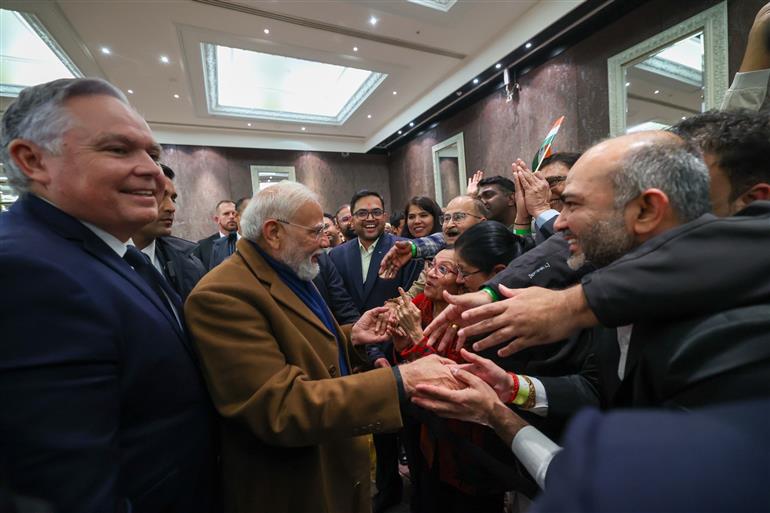 प्रधानमंत्री श्री नरेन्द्र मोदी 10 जुलाई, 2026 को न्यूज़ीलैंड के ऑकलैंड पहुंचे जहां भारतीय समुदाय ने उनका गर्मजोशी से स्वागत किया।:Prime Minister