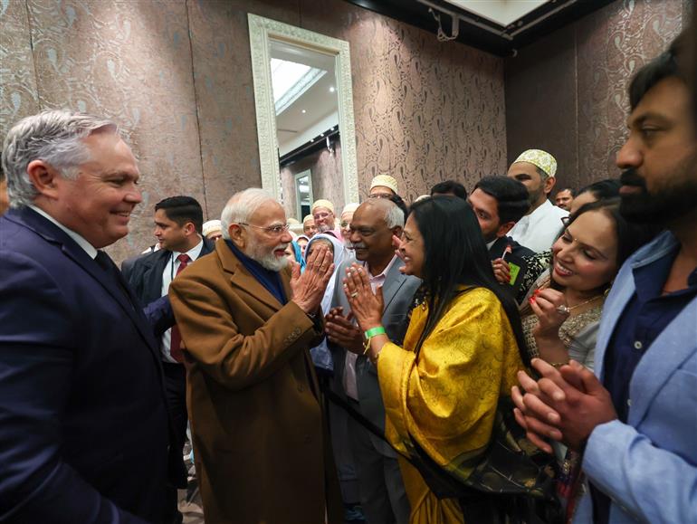 प्रधानमंत्री श्री नरेन्द्र मोदी 10 जुलाई, 2026 को न्यूज़ीलैंड के ऑकलैंड पहुंचे जहां भारतीय समुदाय ने उनका गर्मजोशी से स्वागत किया।:Prime Minister