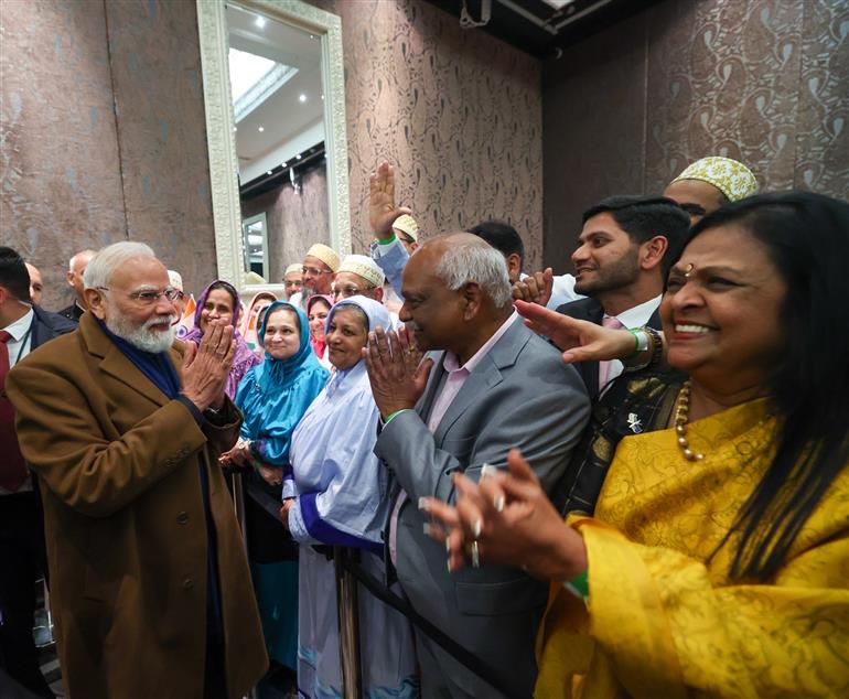 प्रधानमंत्री श्री नरेन्द्र मोदी 10 जुलाई, 2026 को न्यूज़ीलैंड के ऑकलैंड पहुंचे जहां भारतीय समुदाय ने उनका गर्मजोशी से स्वागत किया।:Prime Minister