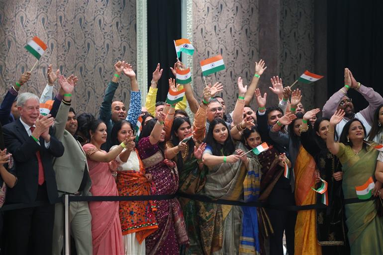 प्रधानमंत्री श्री नरेन्द्र मोदी 10 जुलाई, 2026 को न्यूज़ीलैंड के ऑकलैंड पहुंचे जहां भारतीय समुदाय ने उनका गर्मजोशी से स्वागत किया।:Prime Minister