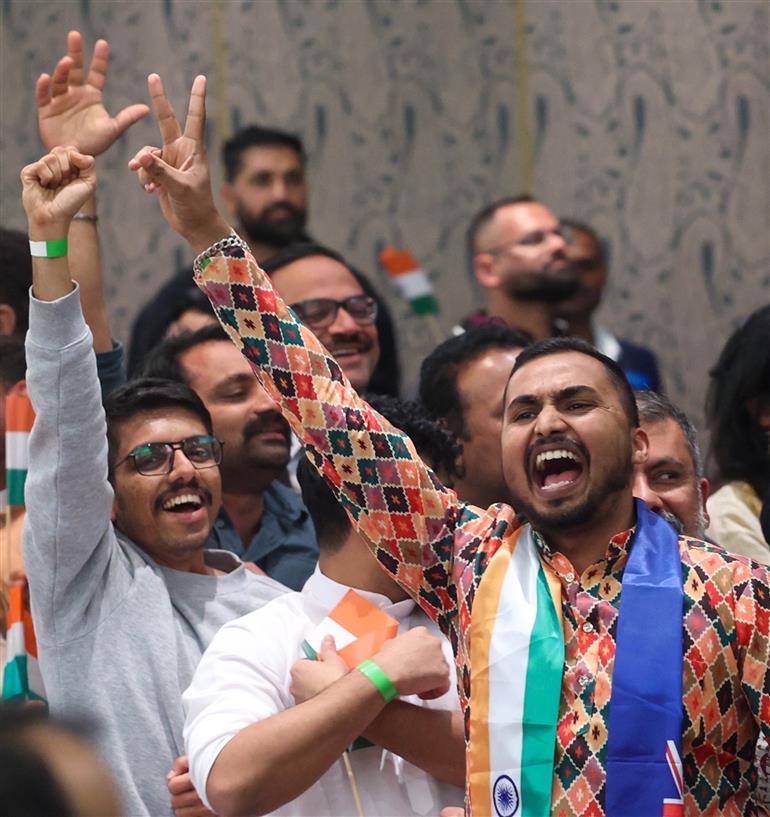 प्रधानमंत्री श्री नरेन्द्र मोदी 10 जुलाई, 2026 को न्यूज़ीलैंड के ऑकलैंड पहुंचे जहां भारतीय समुदाय ने उनका गर्मजोशी से स्वागत किया।:Prime Minister