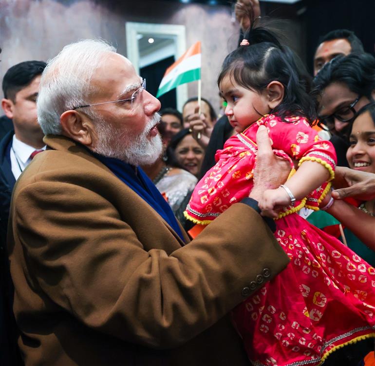 प्रधानमंत्री श्री नरेन्द्र मोदी 10 जुलाई, 2026 को न्यूज़ीलैंड के ऑकलैंड पहुंचे जहां भारतीय समुदाय ने उनका गर्मजोशी से स्वागत किया।:Prime Minister