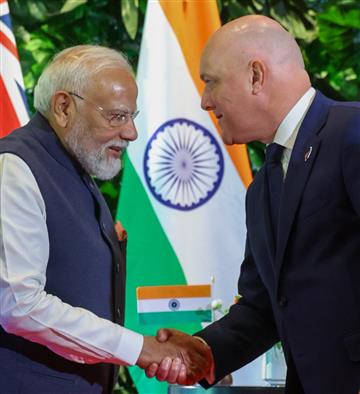 प्रधानमंत्री श्री नरेन्द्र मोदी और न्यूज़ीलैंड के प्रधानमंत्री श्री क्रिस्टोफर लक्सन की उपस्थिति में 11 जुलाई, 2026 को न्यूज़ीलैंड के ऑकलैंड में भारत और न्यूज़ीलैंड के बीच हुए विभिन्न समझौता ज्ञापनों (एमओयू) के आदान-प्रदान किया गया।:Prime Minister