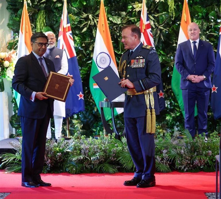 प्रधानमंत्री श्री नरेन्द्र मोदी और न्यूज़ीलैंड के प्रधानमंत्री श्री क्रिस्टोफर लक्सन की उपस्थिति में 11 जुलाई, 2026 को न्यूज़ीलैंड के ऑकलैंड में भारत और न्यूज़ीलैंड के बीच हुए विभिन्न समझौता ज्ञापनों (एमओयू) के आदान-प्रदान किया गया।:Prime Minister