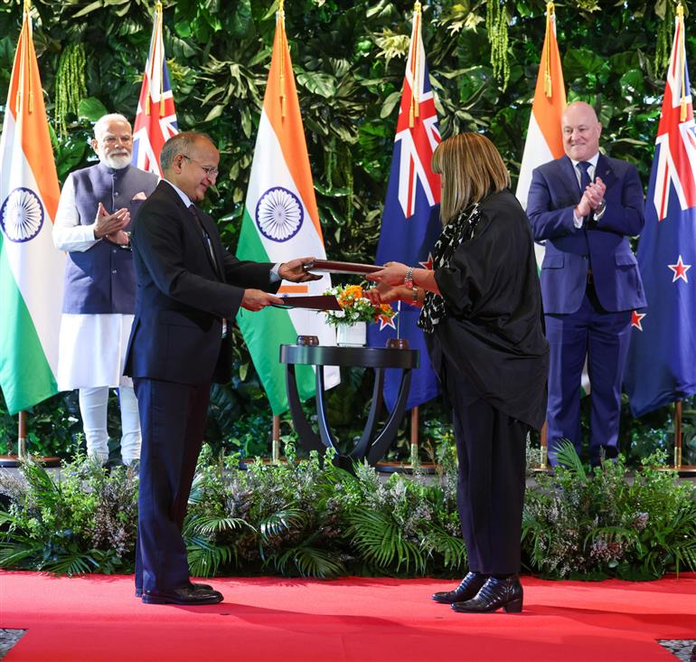 प्रधानमंत्री श्री नरेन्द्र मोदी और न्यूज़ीलैंड के प्रधानमंत्री श्री क्रिस्टोफर लक्सन की उपस्थिति में 11 जुलाई, 2026 को न्यूज़ीलैंड के ऑकलैंड में भारत और न्यूज़ीलैंड के बीच हुए विभिन्न समझौता ज्ञापनों (एमओयू) के आदान-प्रदान किया गया।:Prime Minister