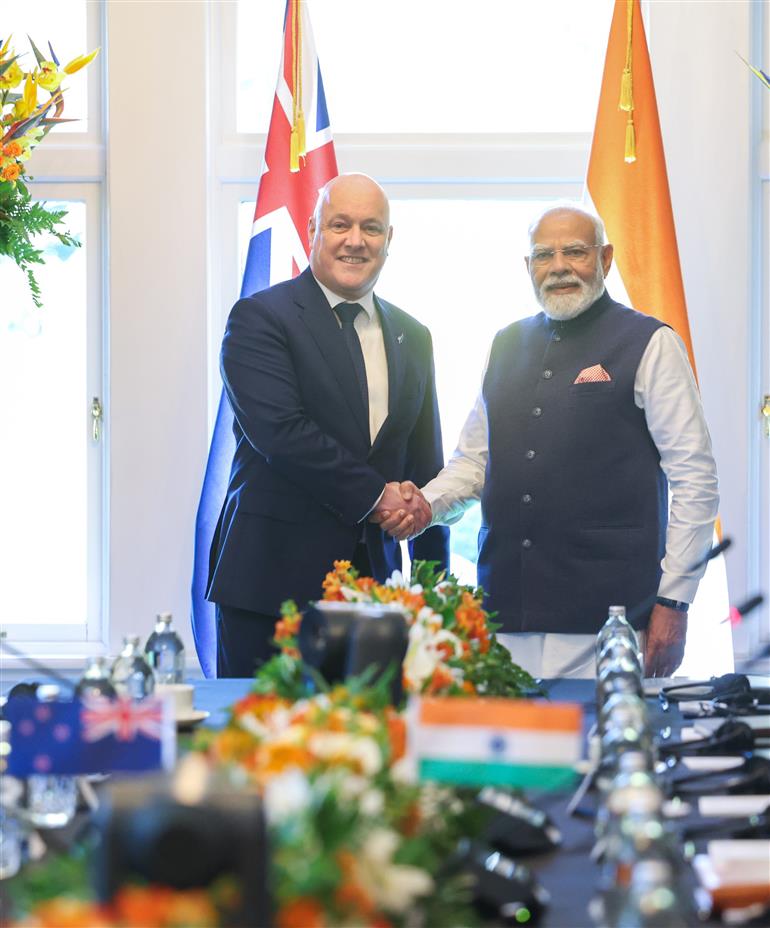 प्रधानमंत्री श्री नरेंद्र मोदी ने 11 जुलाई, 2026 को न्यूज़ीलैंड के ऑकलैंड में न्यूज़ीलैंड के प्रधानमंत्री श्री क्रिस्टोफर लक्सन के साथ प्रतिनिधिमंडल स्तर की वार्ता की।:Prime Minister