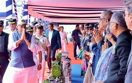 केंद्रीय रक्षा मंत्री श्री राजनाथ सिंह ने 11 जुलाई, 2026 को आंध्र प्रदेश के विशाखापत्तनम में आईएनएस महेंद्रगिरि के नौसेना में शामिल किए जाने (कमीशनिंग) के अवसर पर आयोजित समारोह में शिरकत की।