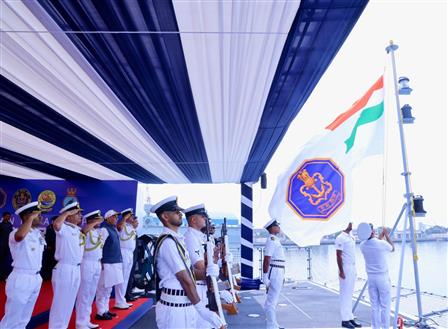 केंद्रीय रक्षा मंत्री श्री राजनाथ सिंह ने 11 जुलाई, 2026 को आंध्र प्रदेश के विशाखापत्तनम में आईएनएस महेंद्रगिरि के नौसेना में शामिल किए जाने (कमीशनिंग) के अवसर पर आयोजित समारोह में शिरकत की।