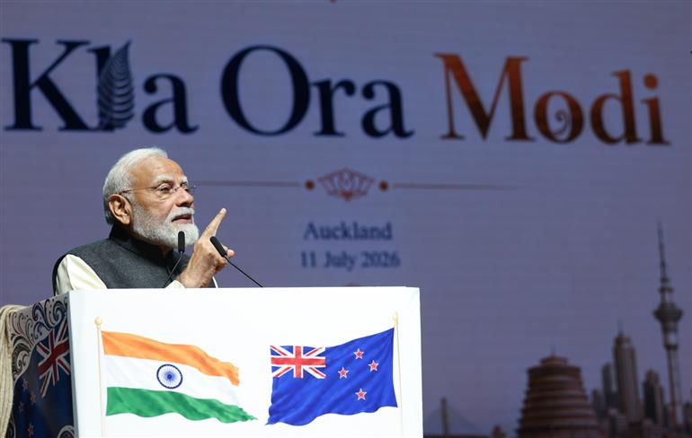 प्रधानमंत्री श्री नरेन्द्र मोदी 11 जुलाई, 2026 को न्यूज़ीलैंड में भारतीय समुदाय के कार्यक्रम को संबोधित करते हुए।:Prime Minister