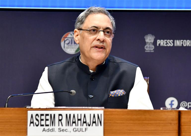 विदेश मंत्रालय (खाड़ी प्रभाग) के अतिरिक्त सचिव श्री असीम आर. महाजन ने 4 जून 2026 को नई दिल्ली स्थित राष्ट्रीय मीडिया केंद्र में पश्चिम एशिया में हालिया घटनाक्रम पर आयोजित अंतर-मंत्रालयी ब्रीफिंग को संबोधित किया।