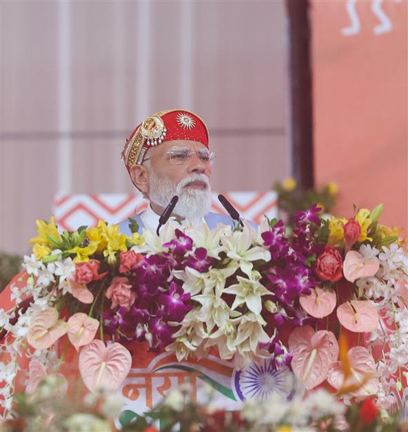 प्रधानमंत्री श्री नरेन्द्र मोदी ने 5 जून, 2026 को दमन में विभिन्न विकास परियोजनाओं के शिलान्यास, उद्घाटन और राष्ट्र को समर्पित करने के लिए आयोजित कार्यक्रम के दौरान जनसभा को संबोधित किया।