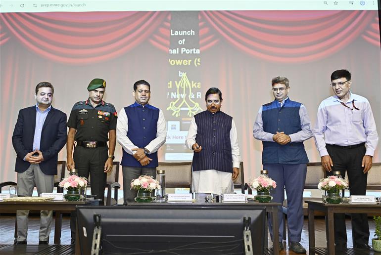 केंद्रीय उपभोक्ता मामले, खाद्य एवं सार्वजनिक वितरण तथा नवीन एवं नवीकरणीय ऊर्जा मंत्री श्री प्रह्लाद जोशी ने 10 जून 2026 को नई दिल्ली में विभिन्न पहलों और परियोजनाओं के शुभारंभ एवं लोकार्पण कार्यक्रम में शिरकत की।