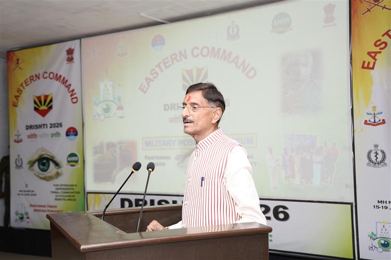 केंद्रीय रक्षा राज्य मंत्री श्री संजय सेठ 19 जून 2026 को झारखंड के रांची में मिलिट्री हॉस्पिटल नामकुम में भारतीय सेना के मेगा आई केयर कैंप 'दृष्टि 2026' के समापन समारोह को संबोधित करते हुए।