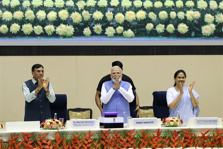 प्रधानमंत्री श्री नरेन्द्र मोदी 19 जून, 2026 को नई दिल्ली में प्रधानमंत्री विकसित भारत रोजगार योजना (पीएम-वीबीआरवाई) कार्यक्रम में शामिल हुए।