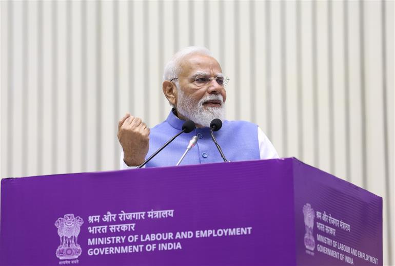 प्रधानमंत्री श्री नरेन्द्र मोदी 19 जून, 2026 को नई दिल्ली में प्रधानमंत्री विकसित भारत रोजगार योजना (पीएम-वीबीआरवाई) कार्यक्रम को संबोधित करते हुए।