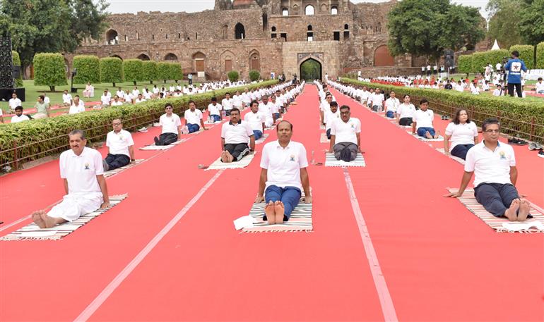 संस्कृति मंत्रालय के सचिव श्री विवेक अग्रवाल 21 जून, 2026 को नई दिल्ली के पुराने किले में 12वें अंतर्राष्ट्रीय योग दिवस - 2026 समारोह में शामिल हुए।