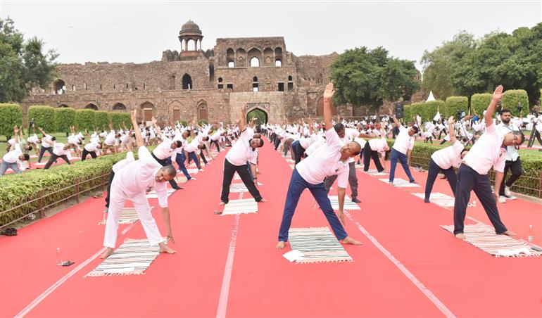संस्कृति मंत्रालय के सचिव श्री विवेक अग्रवाल 21 जून, 2026 को नई दिल्ली के पुराने किले में 12वें अंतर्राष्ट्रीय योग दिवस - 2026 समारोह में शामिल हुए।