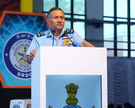 भारतीय वायुसेना को 25 जून 2026 को कर्नाटक के बेंगलुरु में स्वदेशी एयरबोर्न अर्ली वार्निंग एंड कंट्रोल सिस्टम 'नेत्र' के लिए अंतिम परिचालन स्वीकृति मिली।