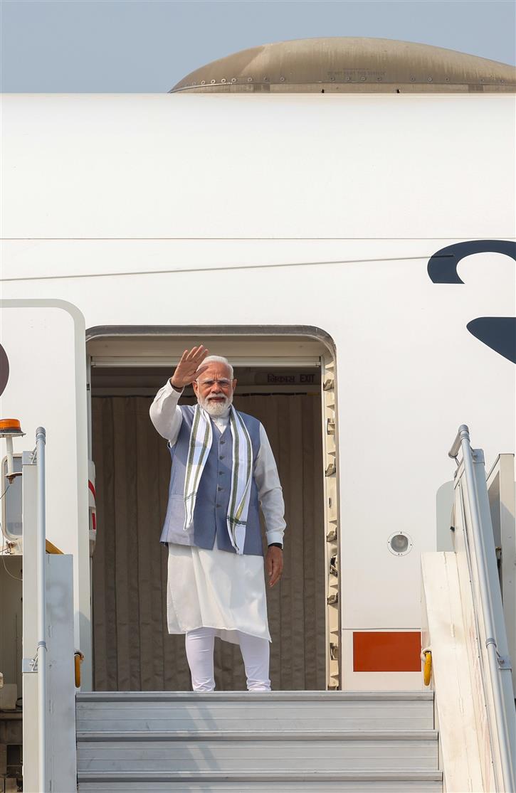 प्रधानमंत्री श्री नरेन्द्र मोदी 27 जून, 2026 को सेशेल्स की तीन दिवसीय राजकीय यात्रा के लिए नई दिल्ली से प्रस्थान करते हुए।:Prime Minister