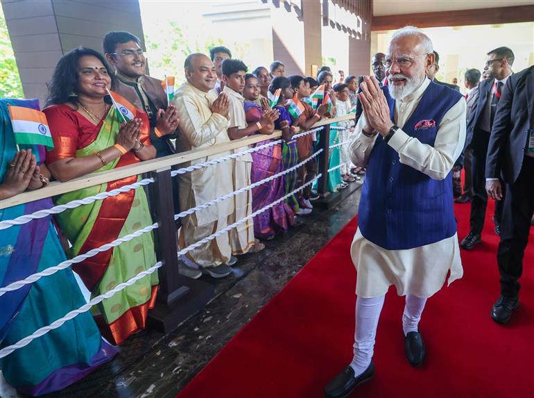 प्रधानमंत्री श्री नरेन्द्र मोदी का 27 जून, 2026 को सेशेल्स पहुंचने पर भारतीय समुदाय ने भव्य स्वागत किया।
:Prime Minister