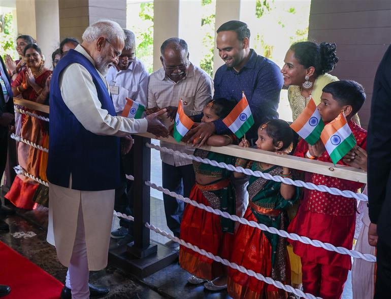 प्रधानमंत्री श्री नरेन्द्र मोदी का 27 जून, 2026 को सेशेल्स पहुंचने पर भारतीय समुदाय ने भव्य स्वागत किया।
:Prime Minister