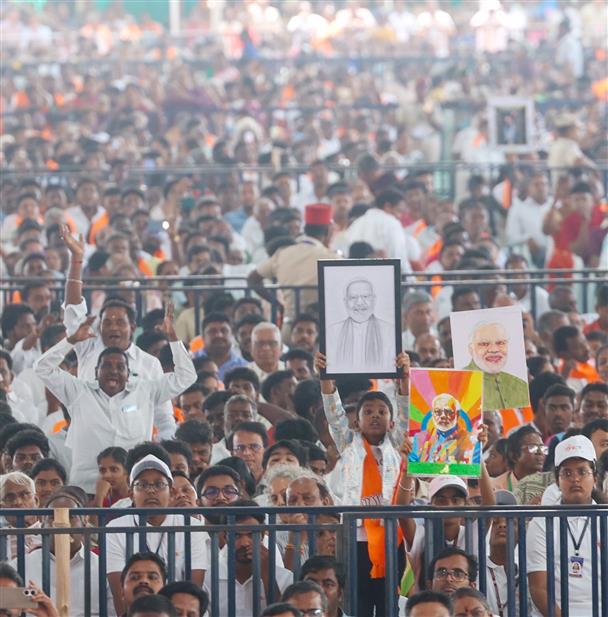  01 मार्च, 2026 को पुदुचेरी में अलग-अलग परियोजनाओं के उद्घाटन और शिलान्यास के अवसर पर उपस्थित लोग। इस दौरान संबोधित करते हुए प्रधानमंत्री श्री नरेन्द्र मोदी।
