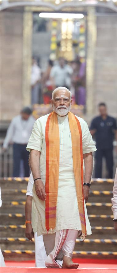 प्रधानमंत्री श्री नरेन्द्र मोदी ने 01 मार्च, 2026 को तमिलनाडु के मदुरै में अरुलमिगु सुब्रमण्यम स्वामी मंदिर में दर्शन कर पूजा-अर्चना की।