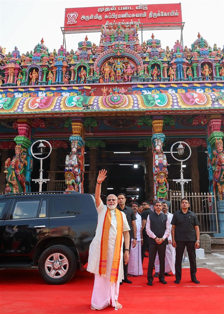 प्रधानमंत्री श्री नरेन्द्र मोदी ने 01 मार्च, 2026 को तमिलनाडु के मदुरै में अरुलमिगु सुब्रमण्यम स्वामी मंदिर में दर्शन कर पूजा-अर्चना की।