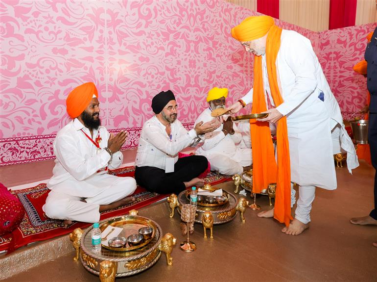 केंद्रीय गृह एवं सहकारिता मंत्री श्री अमित शाह ने 01 मार्च, 2026 को महाराष्ट्र के नवी मुंबई में गुरु साहिब के 350वें शहीदी दिवस के अवसर पर आयोजित समारोह में शिरकत की।