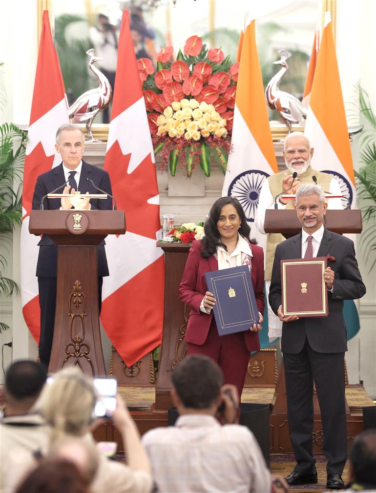 प्रधानमंत्री श्री नरेन्द्र मोदी और कनाडा के प्रधानमंत्री श्री मार्क कार्नी की उपस्थिति में 02 मार्च, 2026 को नई दिल्ली के हैदराबाद हाउस में भारत और कनाडा के बीच समझौता ज्ञापनों  का आदान-प्रदान किया गया।