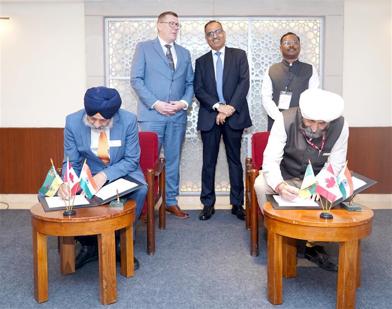 खाद्य प्रसंस्करण उद्योग मंत्रालय के सचिव श्री अविनाश जोशी 03 मार्च, 2026 को नई दिल्ली में सस्केचेवान विश्वविद्यालय (कनाडा) के साथ समझौता ज्ञापन पर हस्ताक्षर समारोह में शामिल हुए।
