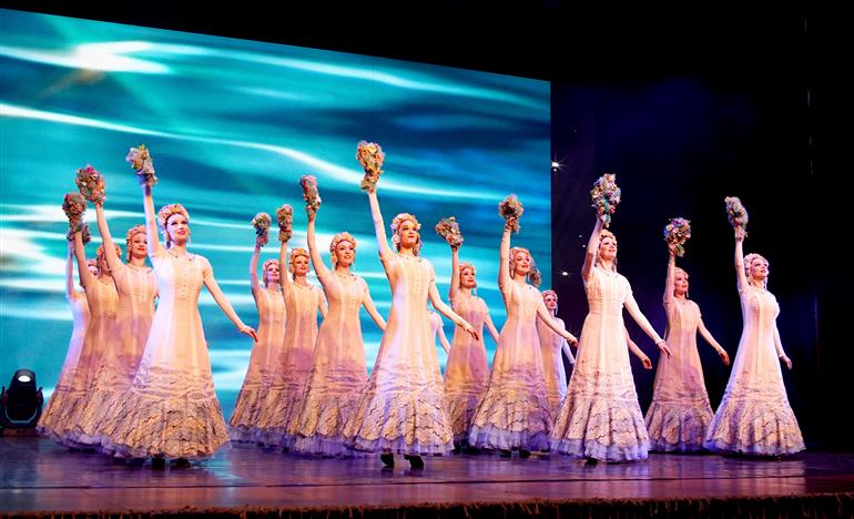 03 मार्च, 2026 को नई दिल्ली के कमानी थिएटर में ग्लोबल डांस ओवरचर: इंडो-रशियन कल्चरल इवनिंग के उद्घाटन की झलकियां। इस कार्यक्रम में संस्कृति मंत्रालय के सचिव श्री विवेक अग्रवाल भी शामिल हुए।