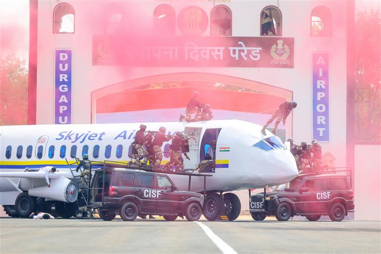 06 मार्च, 2026 को ओडिशा के मुंडाली में सीआईएसएफ के 57वें स्थापना दिवस समारोह की झलकियां। इस समारोह में केंद्रीय गृह और सहकारिता मंत्री श्री अमित शाह ने भी शिरकत की।