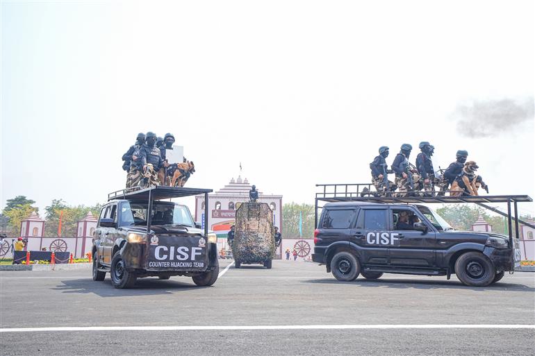 06 मार्च, 2026 को ओडिशा के मुंडाली में सीआईएसएफ के 57वें स्थापना दिवस समारोह की झलकियां। इस समारोह में केंद्रीय गृह और सहकारिता मंत्री श्री अमित शाह ने भी शिरकत की।