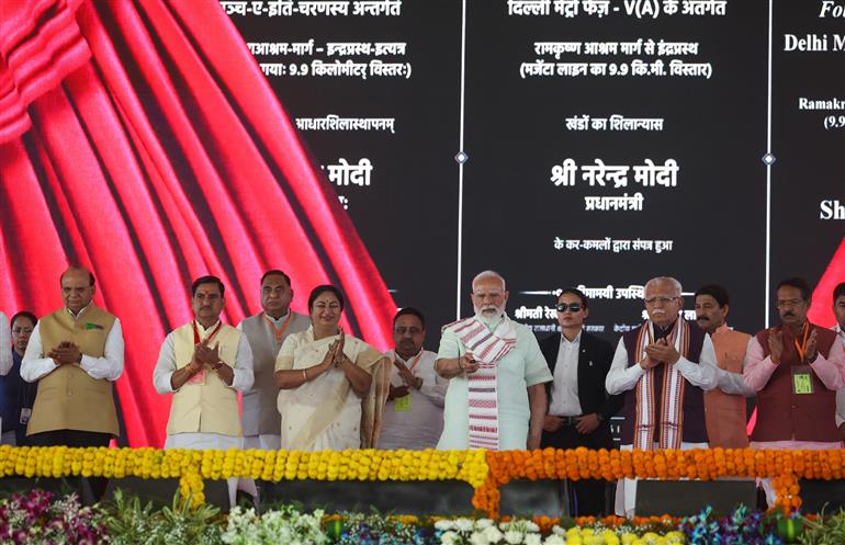 प्रधानमंत्री श्री नरेन्द्र मोदी ने 8 मार्च 2026 को दिल्ली में विभिन्न विकास परियोजनाओं का उद्घाटन और शिलान्यास किया।