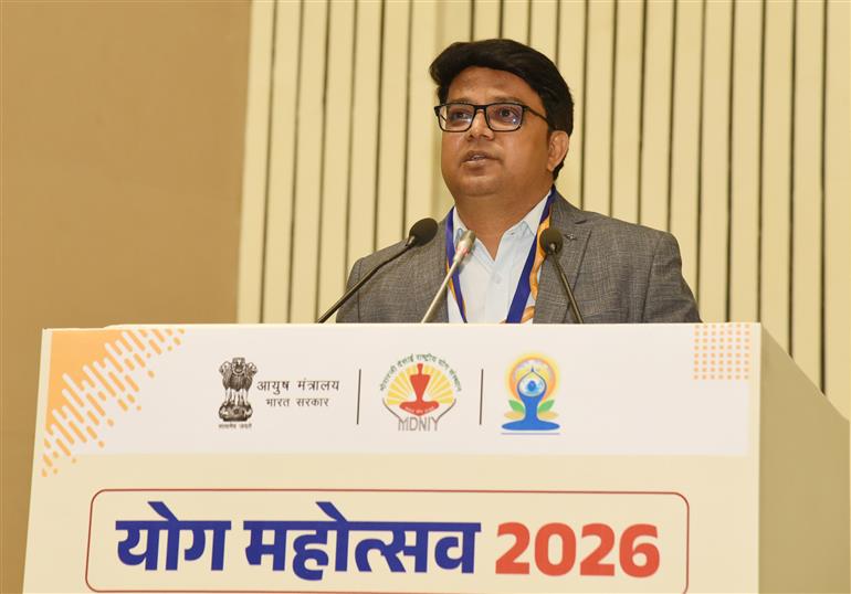 13 मार्च, 2026 को नई दिल्ली के विज्ञान भवन में आयुष मंत्रालय के तहत मोरारजी देसाई राष्ट्रीय योग संस्थान द्वारा अंतरराष्ट्रीय योग दिवस–2026 के वैश्विक आयोजन के 100 दिन के काउंटडाउन के शुभारंभ अवसर पर आयोजित ‘योग महोत्सव–2026 ’ कार्यक्रम की झलकियाँ। इस अवसर पर आयुष मंत्रालय के वरिष्ठ अधिकारी, प्रख्यात योग गुरु, वैज्ञानिक, चिकित्सा विशेषज्ञ, शिक्षाविद और योग समुदाय से जुड़े लोग कार्यक्रम के साक्षी बने।