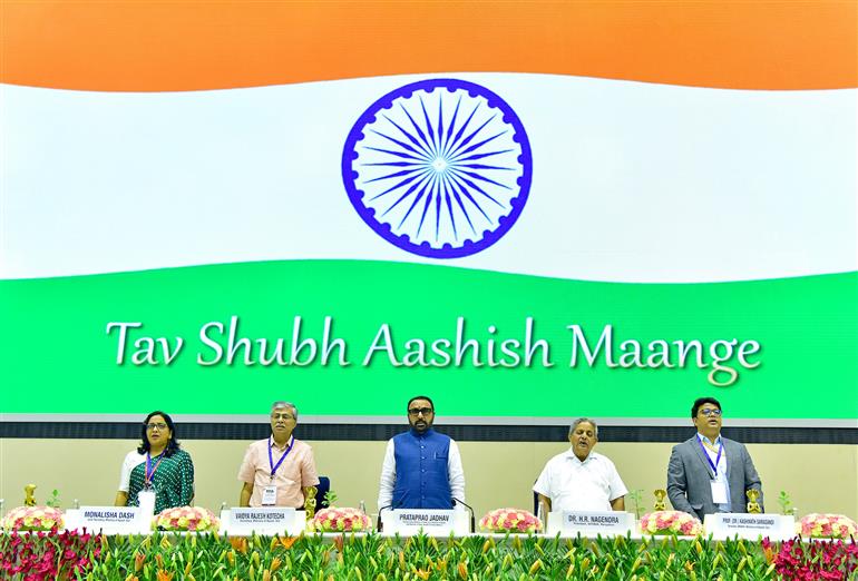 आयुष तथा स्वास्थ्य एवं परिवार कल्याण राज्य मंत्री (स्वतंत्र प्रभार) प्रतापराव जाधव ने 13 मार्च 2026 को नई दिल्ली के विज्ञान भवन में आयुष मंत्रालय के तहत मोरारजी देसाई राष्ट्रीय योग संस्थान द्वारा अंतरराष्ट्रीय योग दिवस–2026 से पहले आयोजित ‘योग महोत्सव–2026’ कार्यक्रम में शिरकत की।