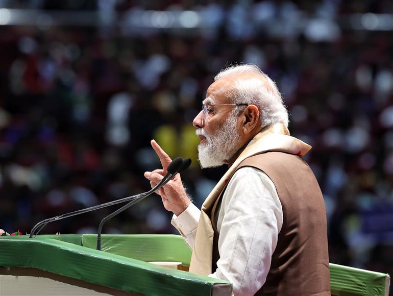 प्रधानमंत्री श्री नरेन्द्र मोदी 13 मार्च, 2026 को असम के गुवाहाटी में विभिन्न परियोजनाओं के उद्घाटन अवसर पर संबोधित करते हुए।