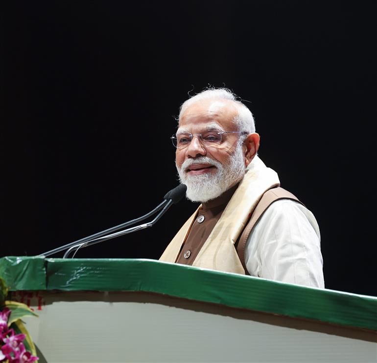 प्रधानमंत्री श्री नरेन्द्र मोदी 13 मार्च, 2026 को असम के गुवाहाटी में विभिन्न परियोजनाओं के उद्घाटन अवसर पर संबोधित करते हुए।