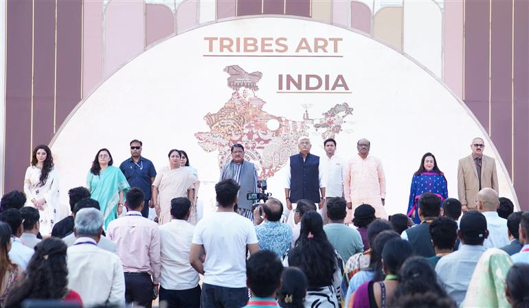 केंद्रीय जनजातीय कार्य मंत्री श्री जुएल उरांव ने 13 मार्च 2026 को नई दिल्ली में 'ट्राइब्स आर्ट फेस्ट (टीएफ)' के समापन समारोह में शिरकत की।