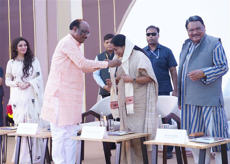 केंद्रीय जनजातीय कार्य मंत्री श्री जुएल उरांव ने 13 मार्च 2026 को नई दिल्ली में 'ट्राइब्स आर्ट फेस्ट (टीएफ)' के समापन समारोह में शिरकत की।