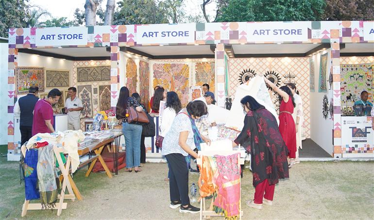 केंद्रीय जनजातीय कार्य मंत्री श्री जुएल उरांव ने 13 मार्च 2026 को नई दिल्ली में 'ट्राइब्स आर्ट फेस्ट (टीएफ)' के समापन समारोह में शिरकत की।