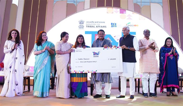 केंद्रीय जनजातीय कार्य मंत्री श्री जुएल उरांव ने 13 मार्च 2026 को नई दिल्ली में 'ट्राइब्स आर्ट फेस्ट (टीएफ)' के समापन समारोह में शिरकत की।