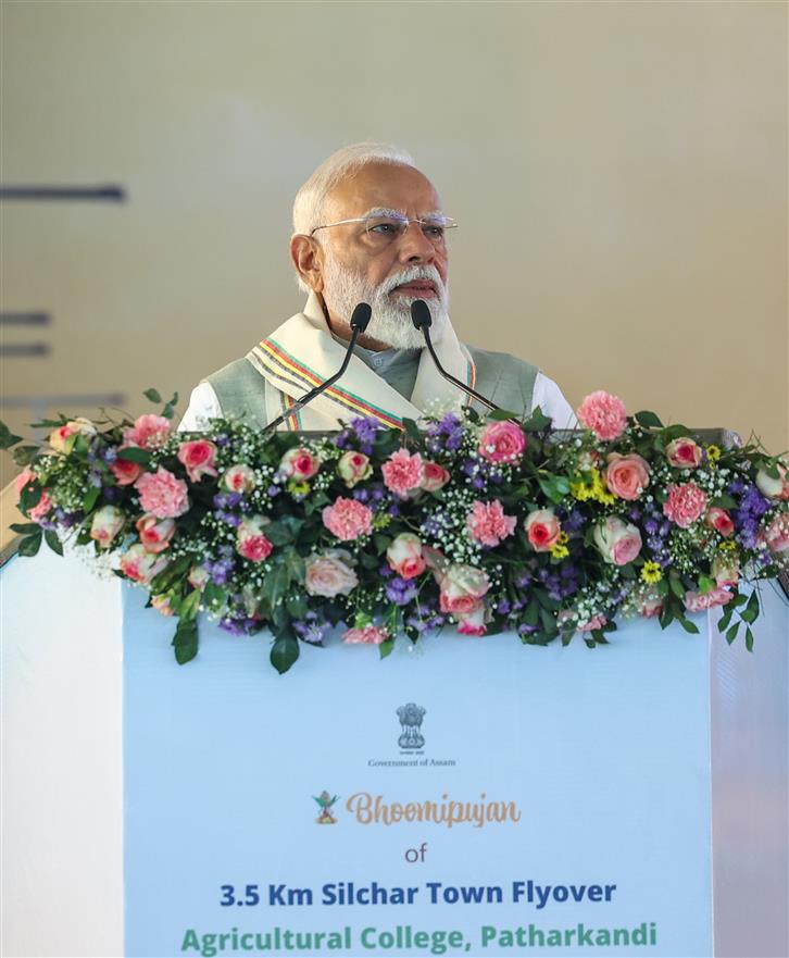 प्रधानमंत्री श्री नरेन्द्र मोदी 14 मार्च 2026 को असम के सिलचर में विभिन्न परियोजनाओं के भूमि पूजन के अवसर पर संबोधित करते हुए।