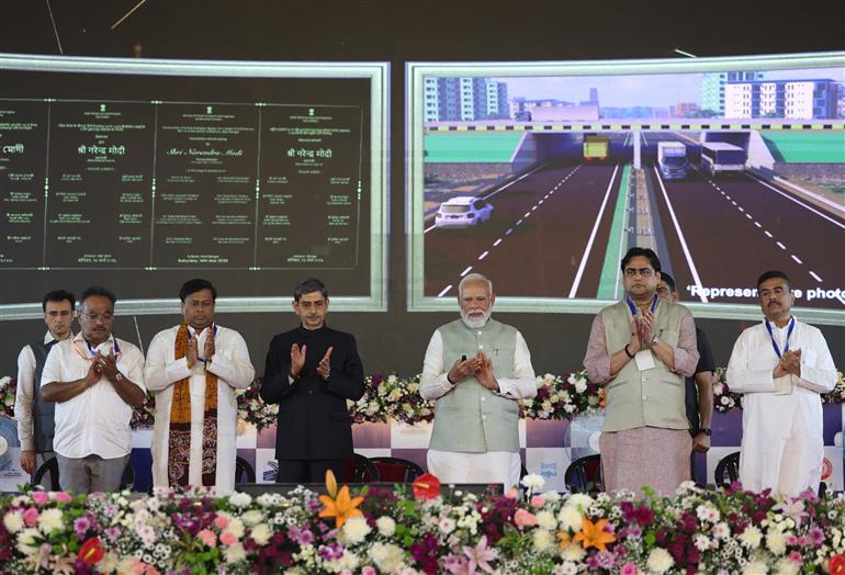 प्रधानमंत्री श्री नरेन्द्र मोदी द्वारा 14 मार्च, 2026 को पश्चिम बंगाल के कोलकाता में विभिन्न परियोजनाओं का शिलान्यास/उद्घाटन किया गया।